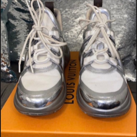 Louis Vuitton Archlight - Picture 3 of 3